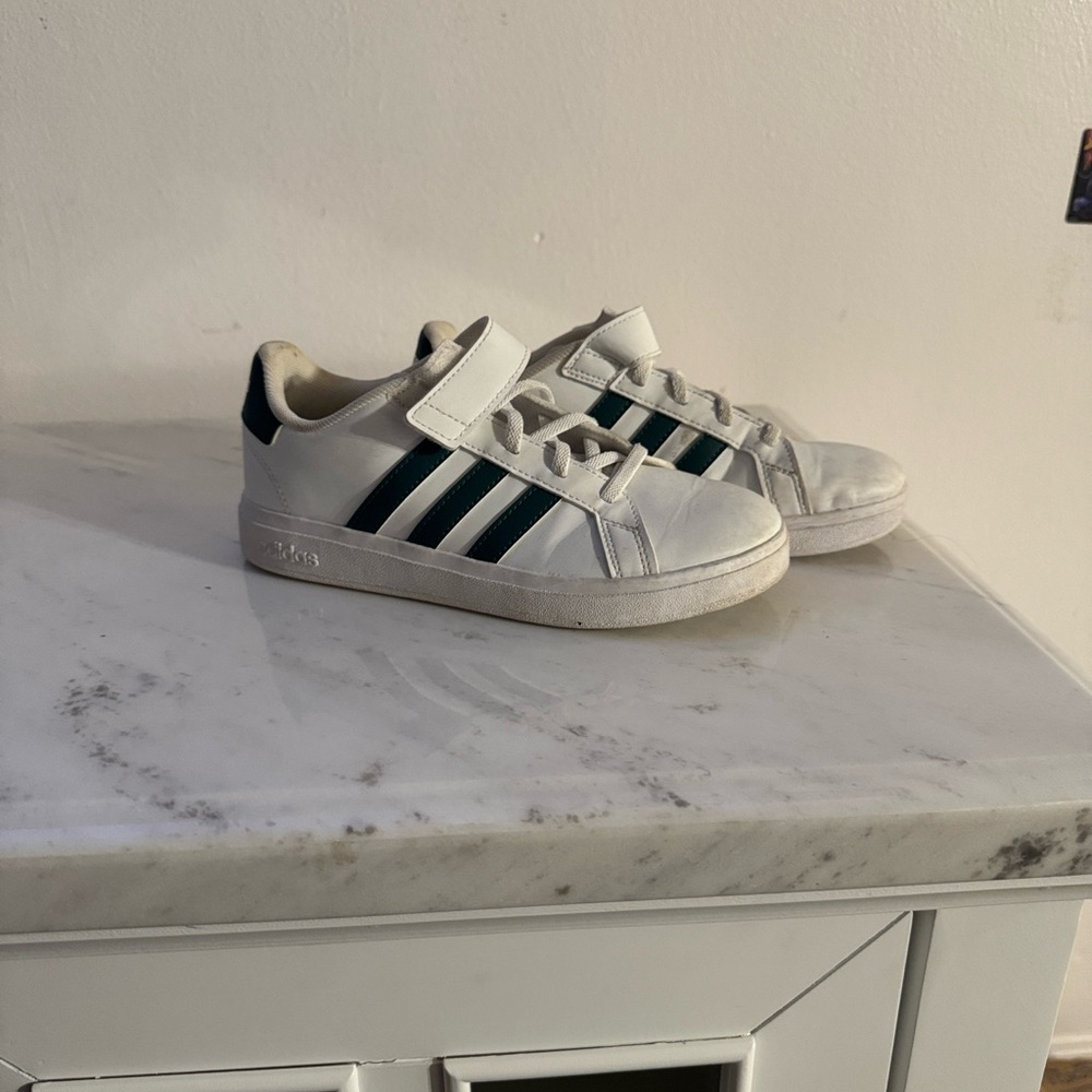 Adidas Kids White Sneakers with green Stripes